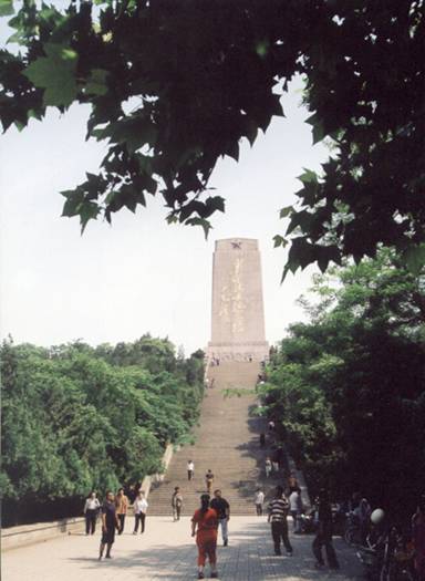 济南市市中区政府 旅游揽胜 英雄山风景区