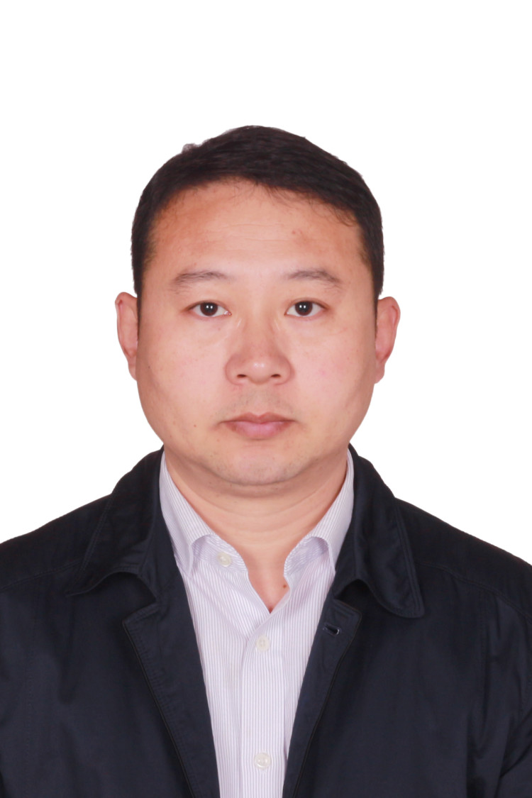 王德东.jpg
