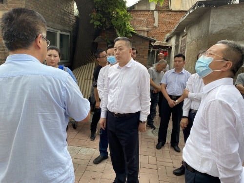 区委副书记,区长翟立波参加"作风监督面对面"节目