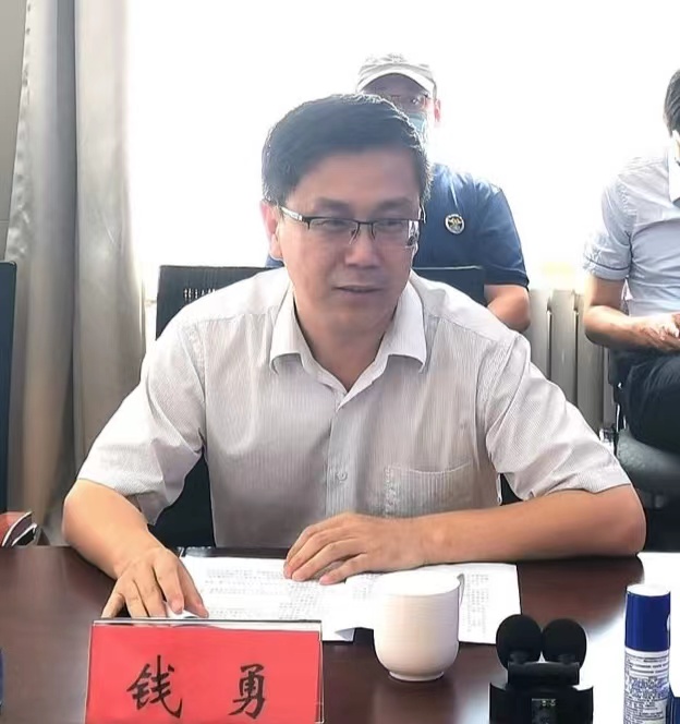 领导解读照片.jpg