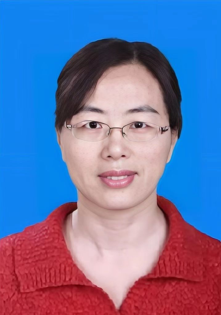 4.艾洪梅主任.jpg